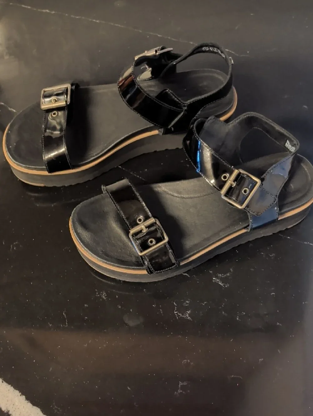 UGG Angie Platform Leather Sandals Size 7 Used Great